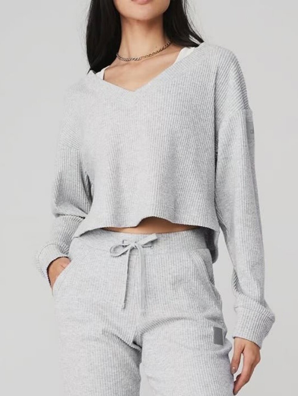 Alo Yoga Muse V-Neck Pullover - Athletic Heather Grey